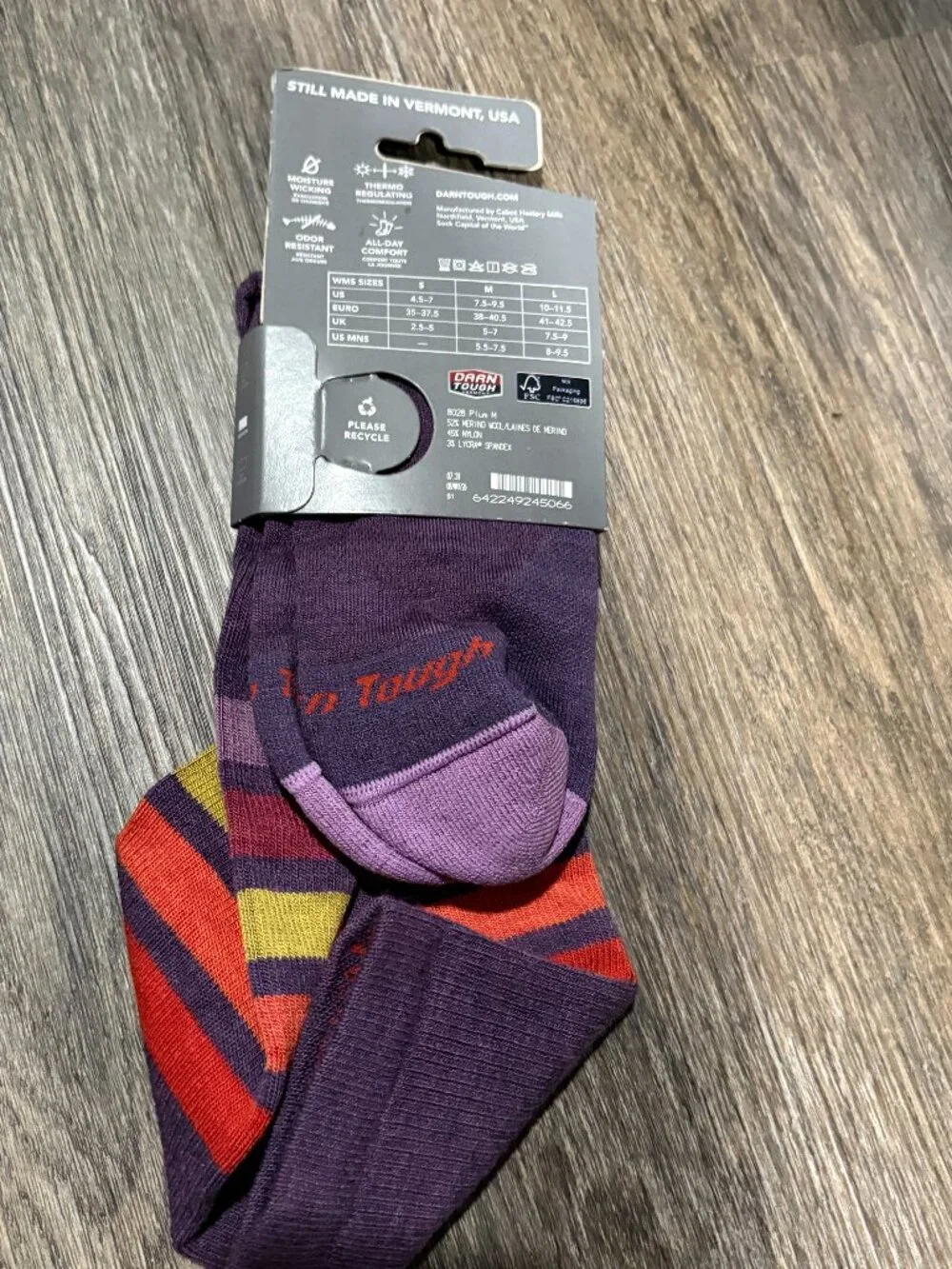 Darn Tough Merino Wool Snow Over the Calf Ladies Outdoor Socks sz M NEW